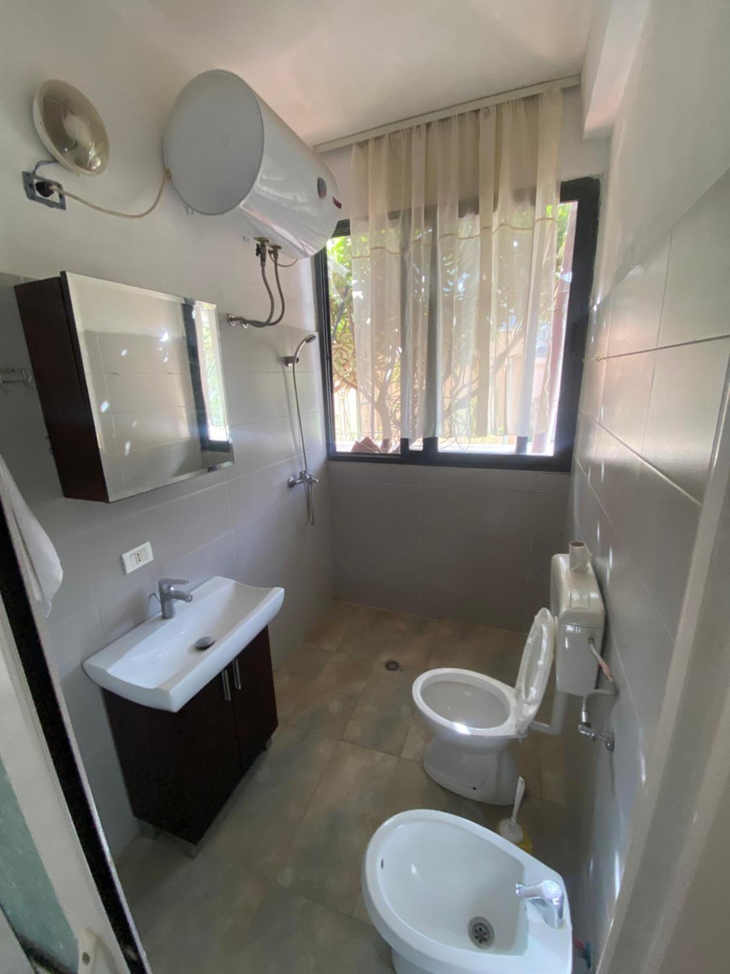 Lovely 2-Bedroom With Greenery View Durres Exterior photo